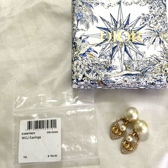 DIOR Tribales Earrings - Picture 5 of 9